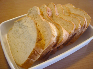 食パンカットガイドで切ったパン
